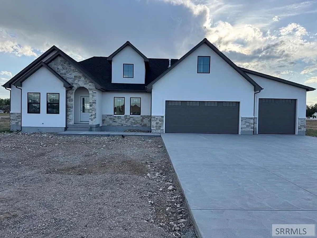 209 N 4117 E — home under construction