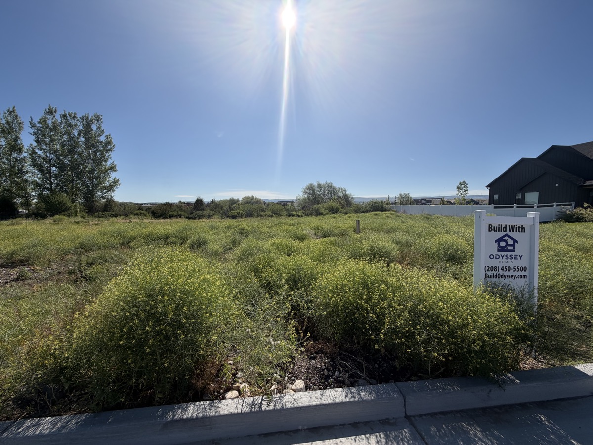 5471 Boardwalk Rd — home under construction