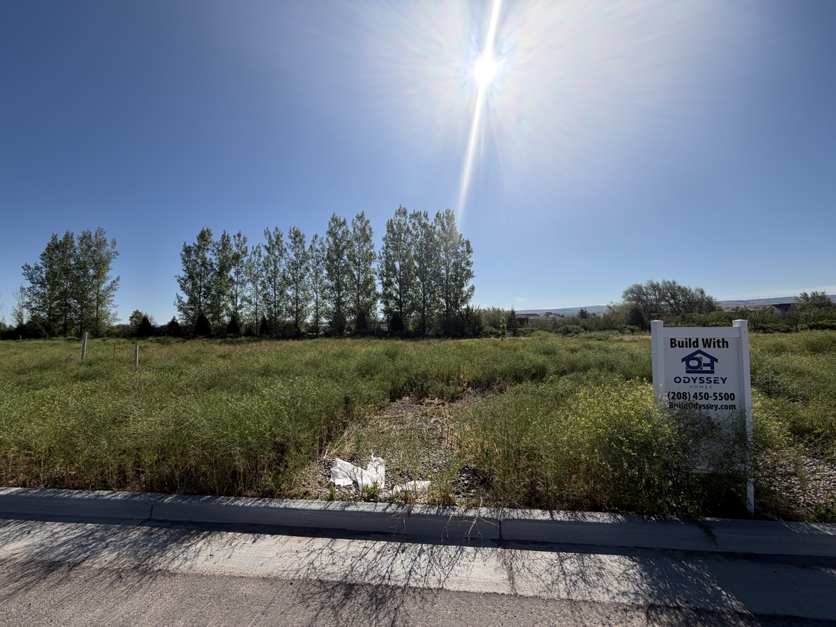 5505 Boardwalk Rd — home under construction